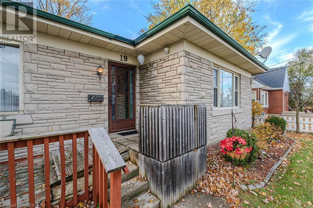 19 King George Road, Brantford, Ontario  N3R 5J8 - Photo 7 - 40673697