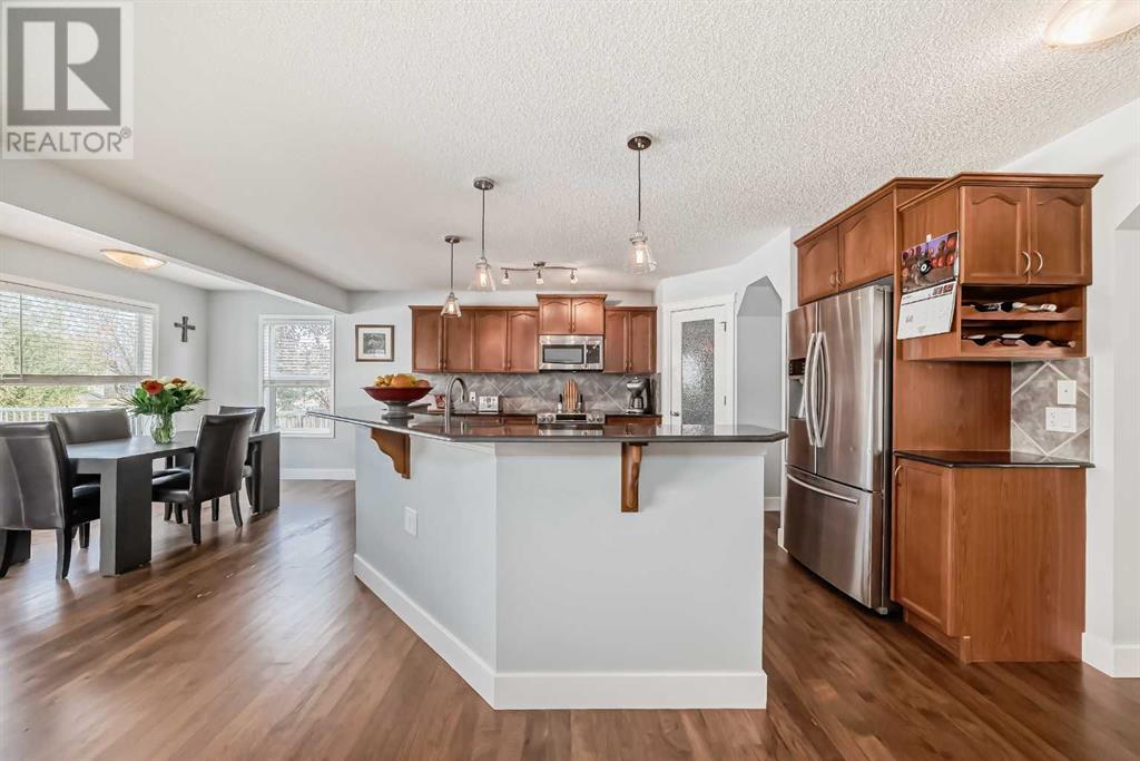 37 Everhollow Park Sw, Calgary, Alberta  T2Y 4R3 - Photo 2 - A2178182