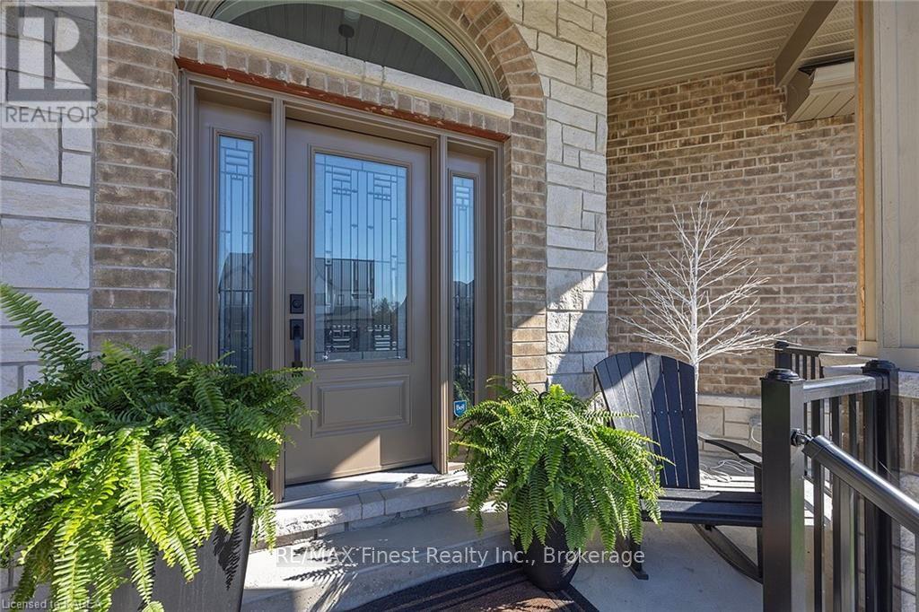 Property at 876 ROSHAN DRIVE image 2