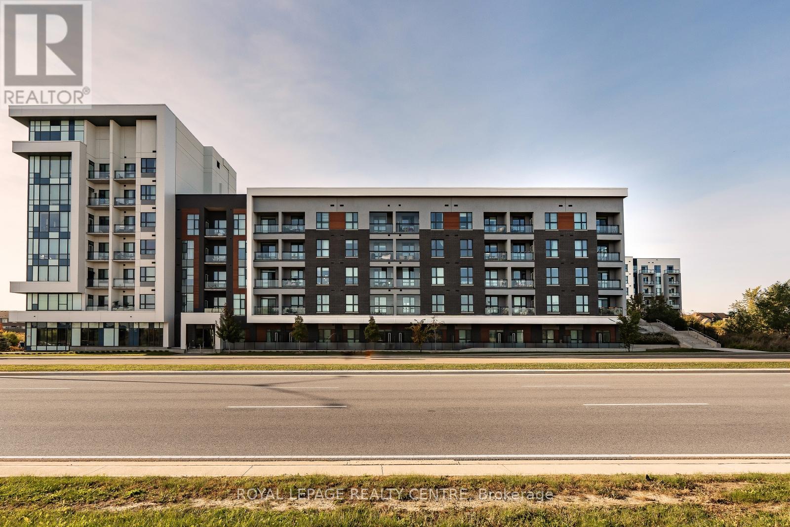 612 - 95 DUNDAS STREET W, Oakville, Ontario