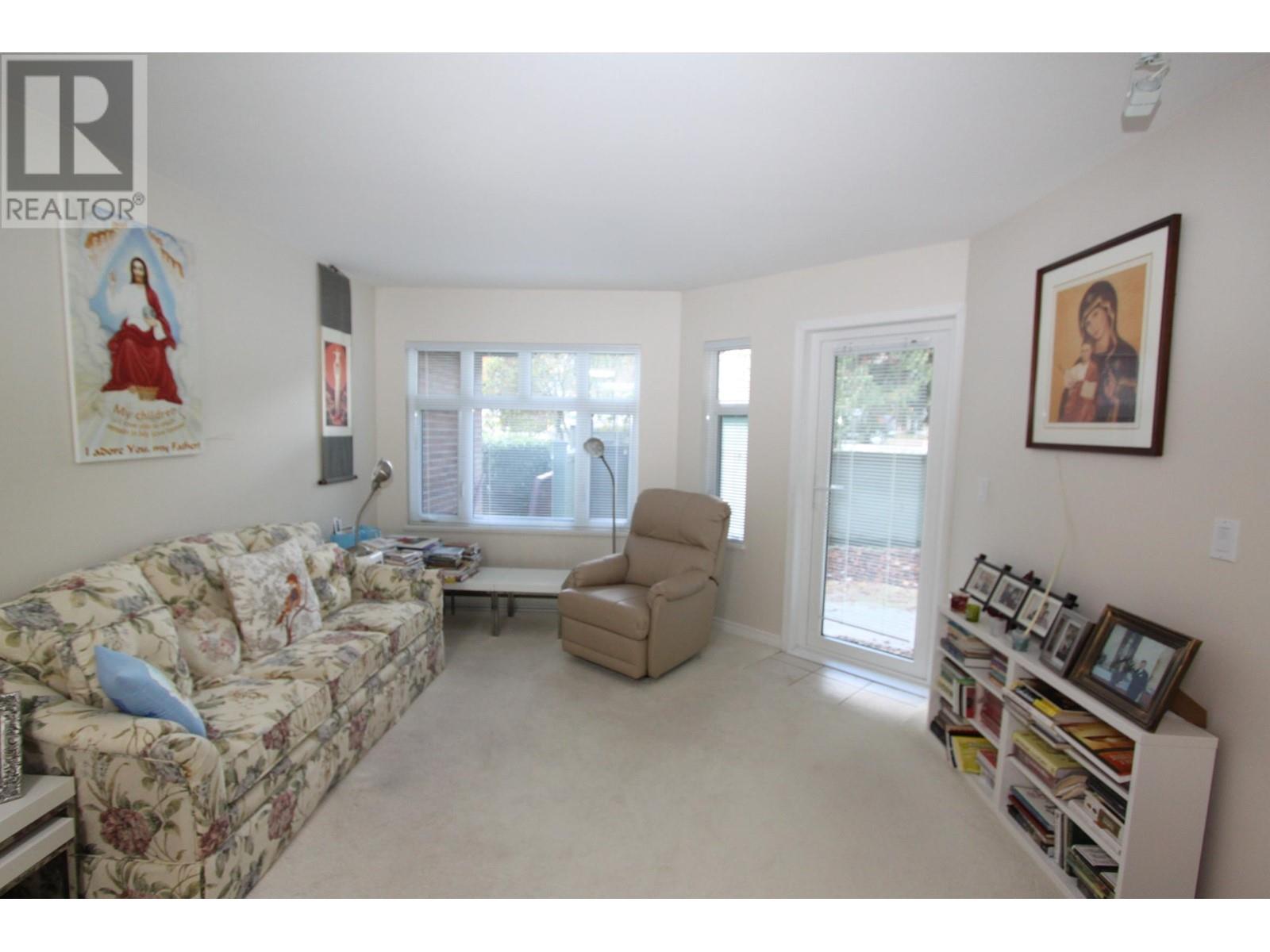 315 121 W 29th Street, North Vancouver, British Columbia  V7N 4L6 - Photo 3 - R2938970