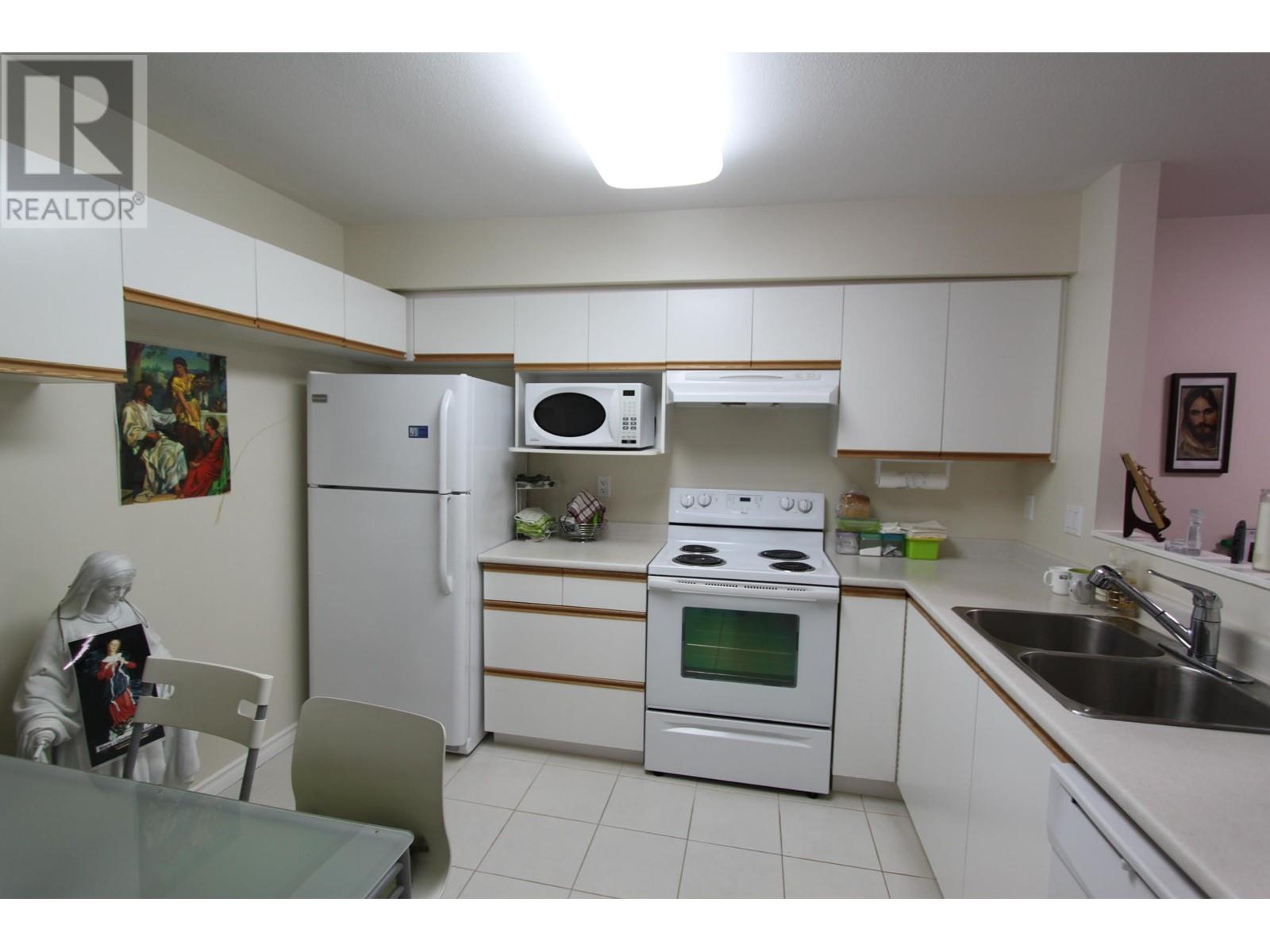 315 121 W 29th Street, North Vancouver, British Columbia  V7N 4L6 - Photo 2 - R2938970