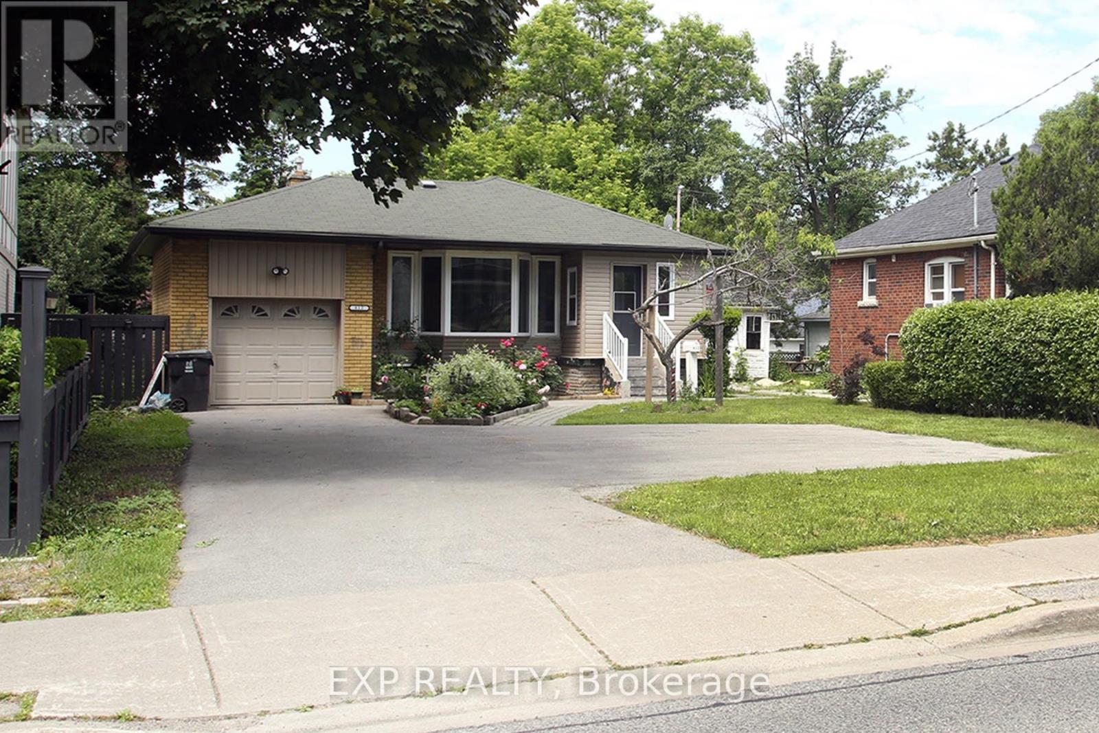 812 Kennedy RoadToronto (Ionview), Ontario  M1K 2C8 - Photo 1 - E10414682