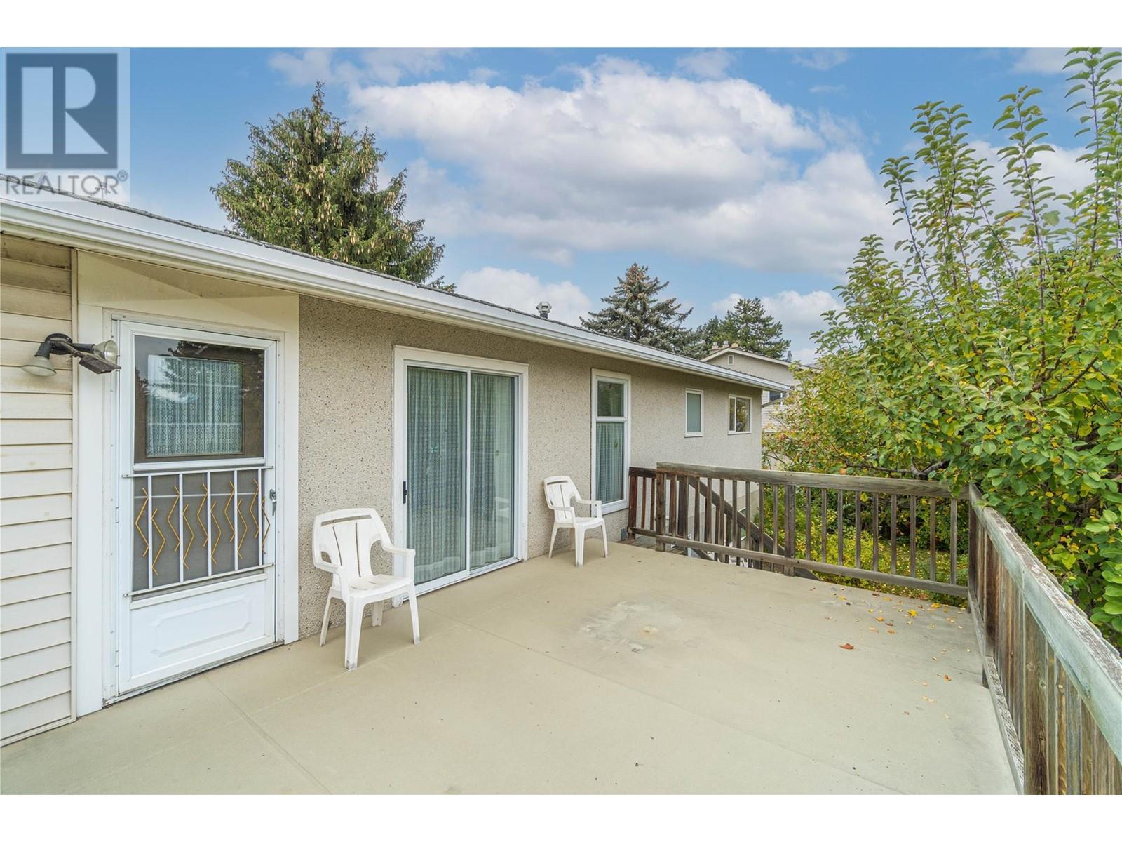 1009 Desmond Street, Kamloops, British Columbia  V2B 5K9 - Photo 32 - 10327979