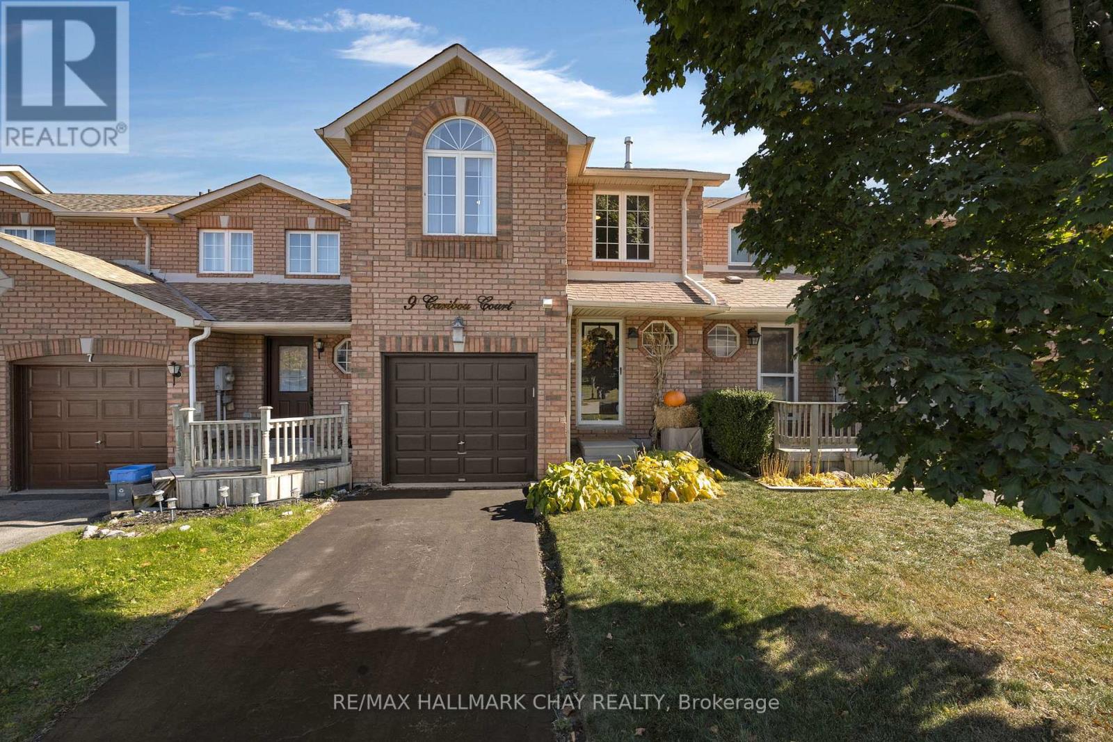 9 CARIBOU COURT, Barrie, Ontario