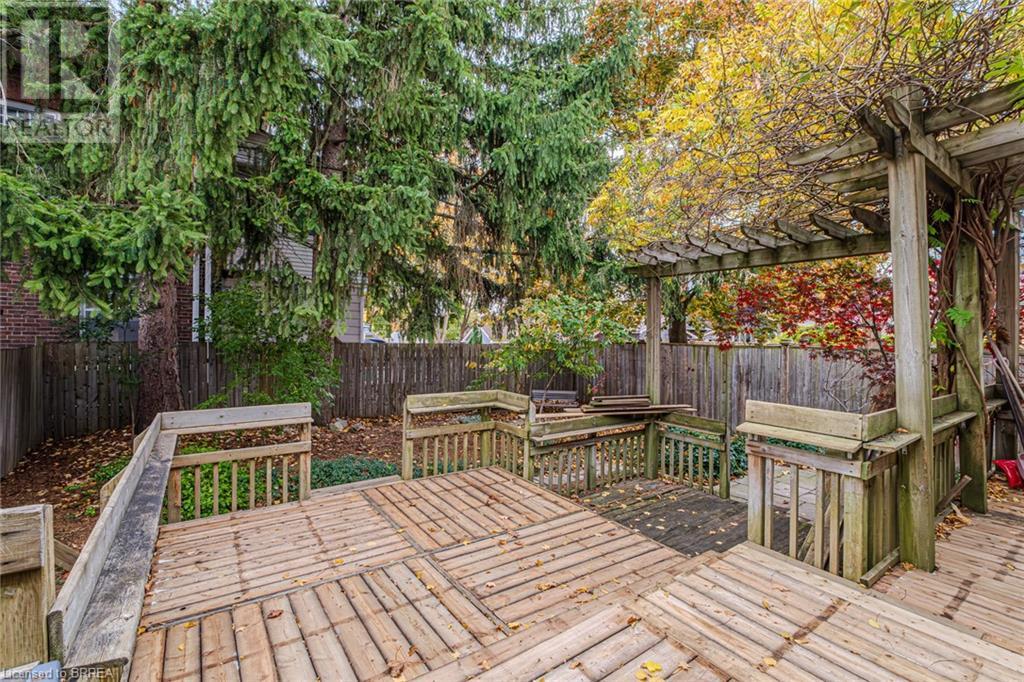 183 St Paul Avenue, Brantford, Ontario  N3T 4G5 - Photo 12 - 40659080