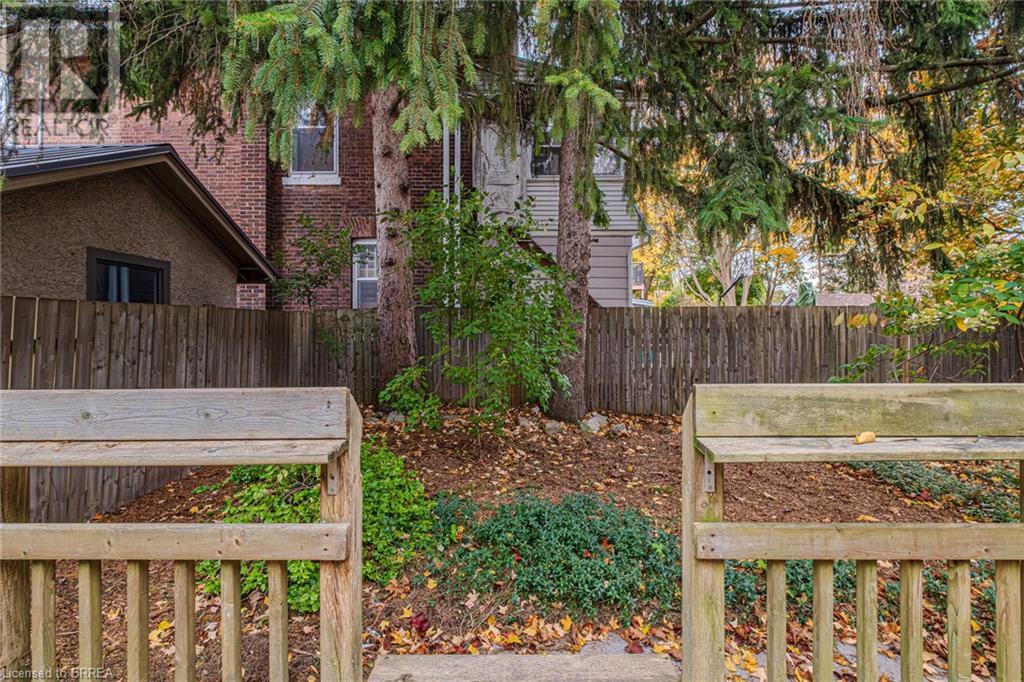 183 St Paul Avenue, Brantford, Ontario  N3T 4G5 - Photo 13 - 40659080