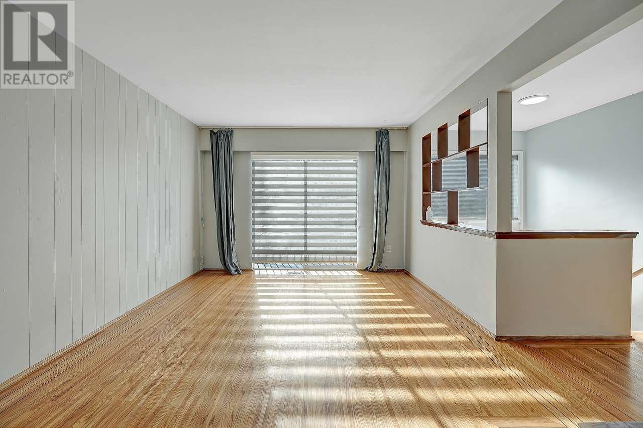 Listing Picture 5 of 39 : 3163 E 1ST AVENUE, Vancouver / 溫哥華 - 魯藝地產 Yvonne Lu Group - MLS Medallion Club Member