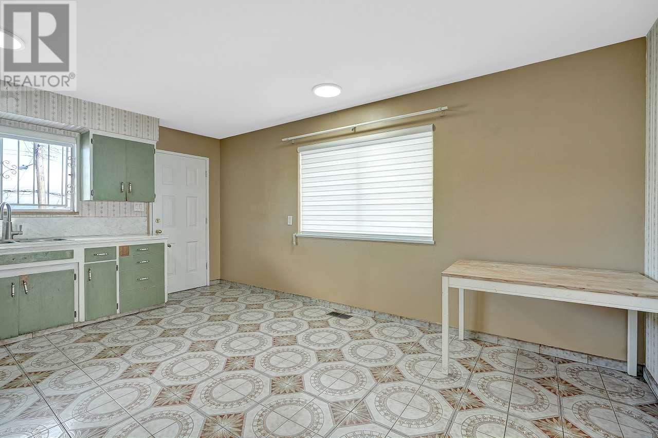 Listing Picture 11 of 39 : 3163 E 1ST AVENUE, Vancouver / 溫哥華 - 魯藝地產 Yvonne Lu Group - MLS Medallion Club Member