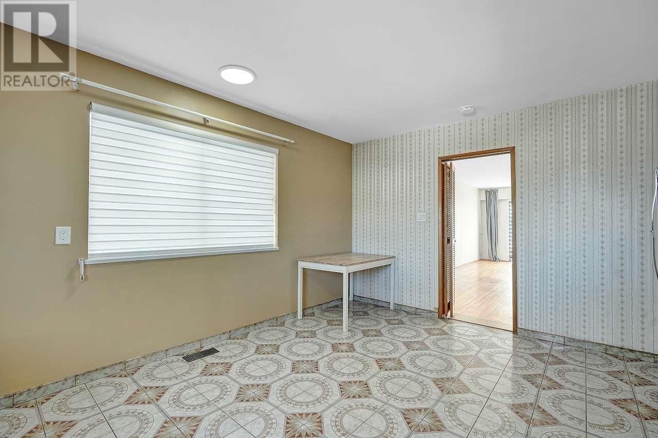 Listing Picture 14 of 39 : 3163 E 1ST AVENUE, Vancouver / 溫哥華 - 魯藝地產 Yvonne Lu Group - MLS Medallion Club Member