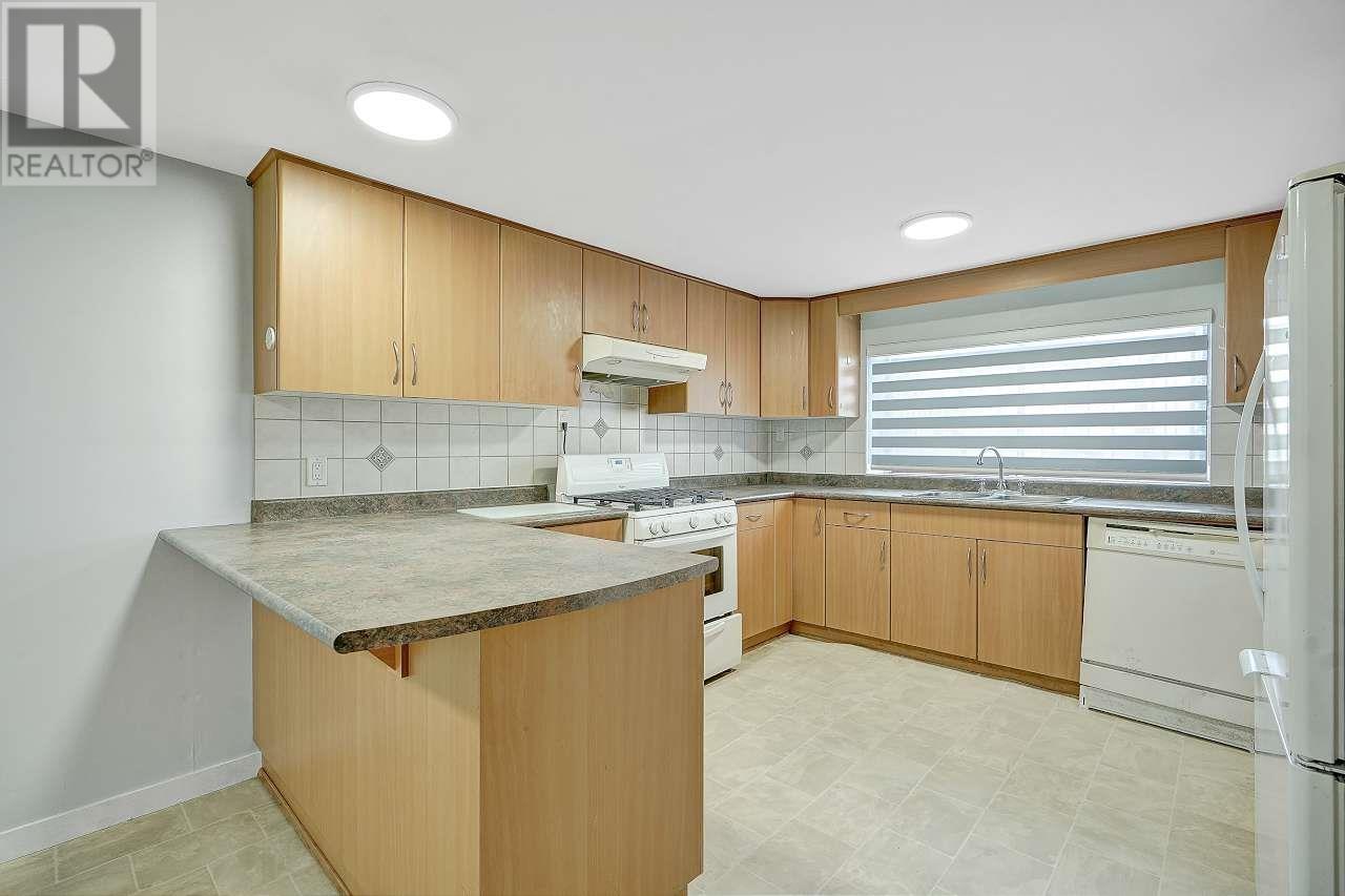 Listing Picture 27 of 39 : 3163 E 1ST AVENUE, Vancouver / 溫哥華 - 魯藝地產 Yvonne Lu Group - MLS Medallion Club Member