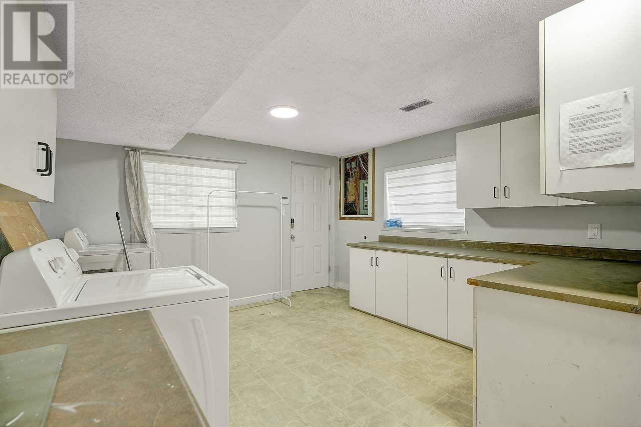 Listing Picture 24 of 39 : 3163 E 1ST AVENUE, Vancouver / 溫哥華 - 魯藝地產 Yvonne Lu Group - MLS Medallion Club Member