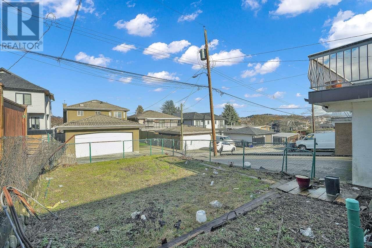 Listing Picture 38 of 39 : 3163 E 1ST AVENUE, Vancouver / 溫哥華 - 魯藝地產 Yvonne Lu Group - MLS Medallion Club Member