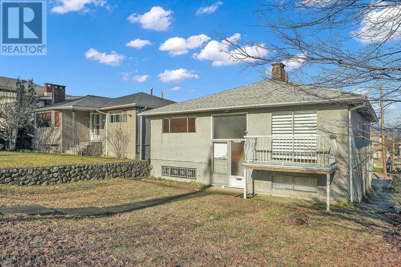 Listing Picture 33 of 39 : 3163 E 1ST AVENUE, Vancouver / 溫哥華 - 魯藝地產 Yvonne Lu Group - MLS Medallion Club Member