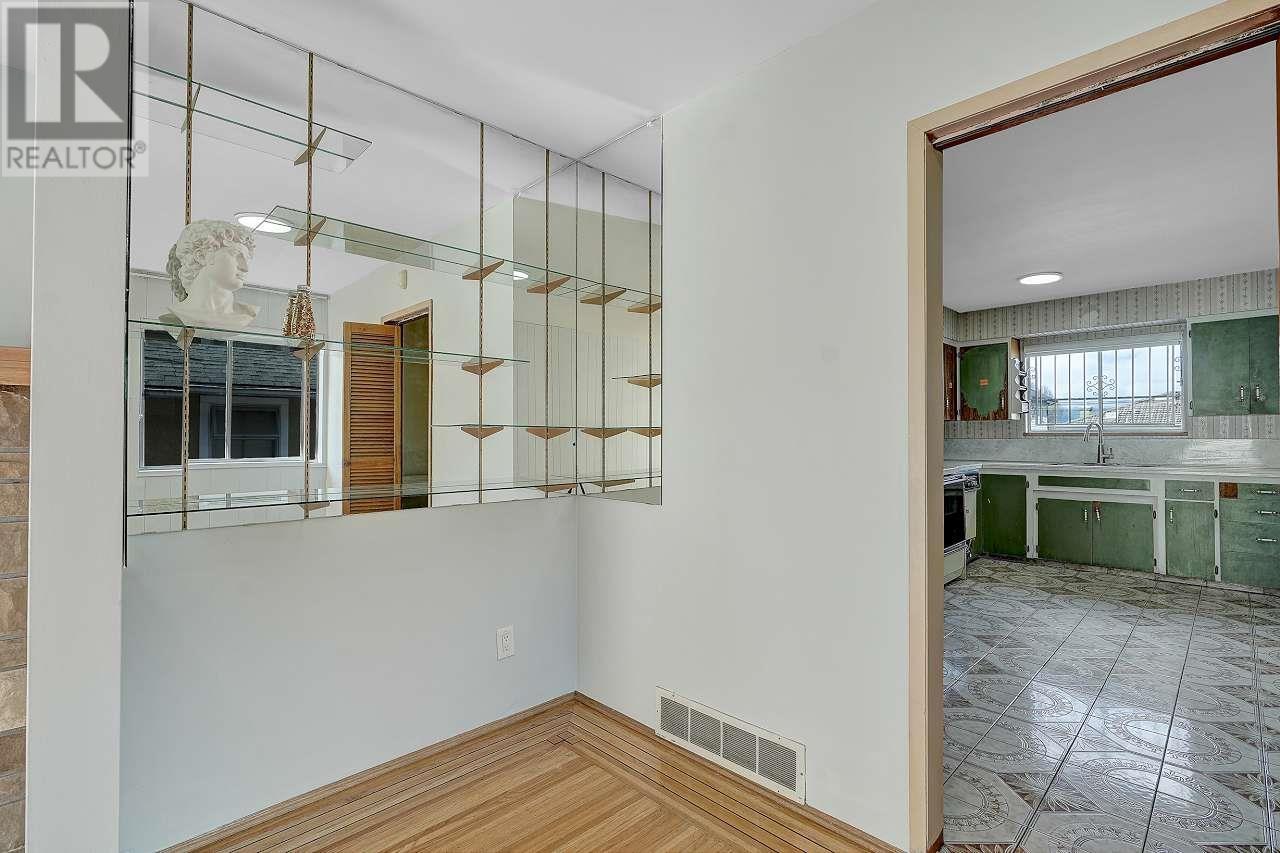 Listing Picture 9 of 39 : 3163 E 1ST AVENUE, Vancouver / 溫哥華 - 魯藝地產 Yvonne Lu Group - MLS Medallion Club Member