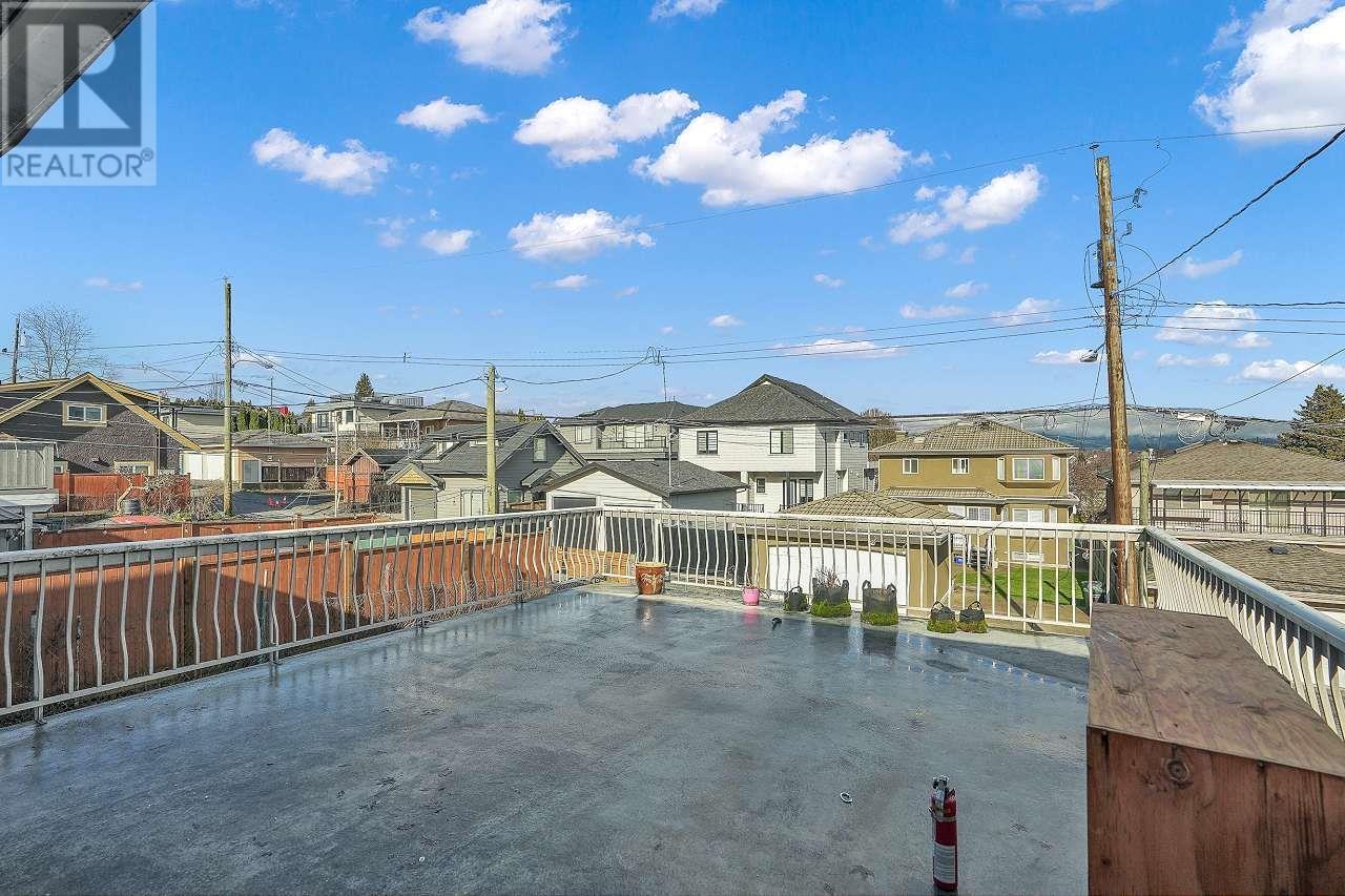 Listing Picture 19 of 39 : 3163 E 1ST AVENUE, Vancouver / 溫哥華 - 魯藝地產 Yvonne Lu Group - MLS Medallion Club Member