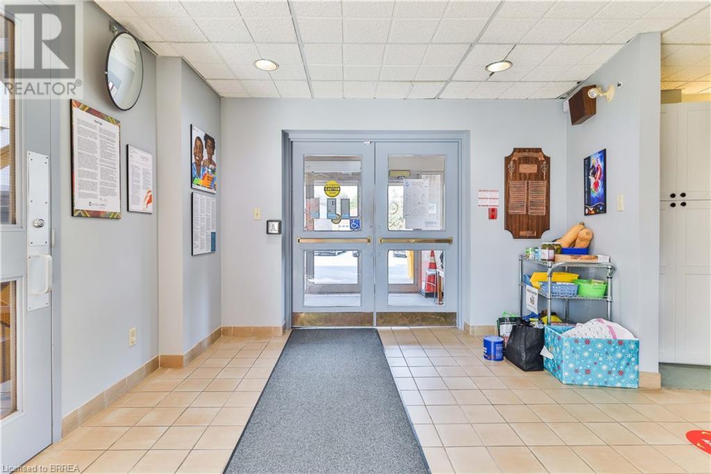 14 Henry Street, Brantford, Ontario  N3R 1Z8 - Photo 5 - 40671754