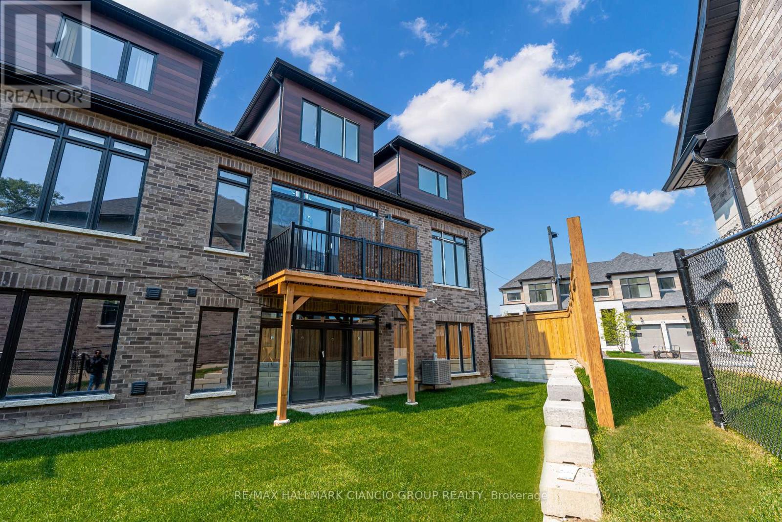 23 Vern Robertson Gate, Uxbridge, Ontario  L9P 0A2 - Photo 38 - N10415182