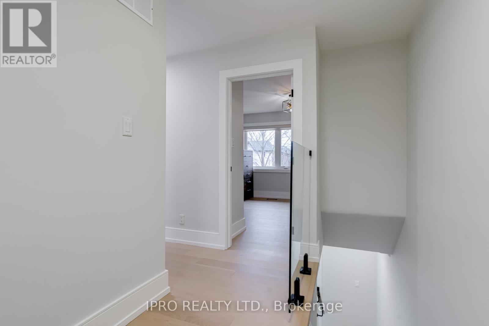 10 Urbandale Avenue, Toronto, Ontario  M2M 2H1 - Photo 11 - C9867670