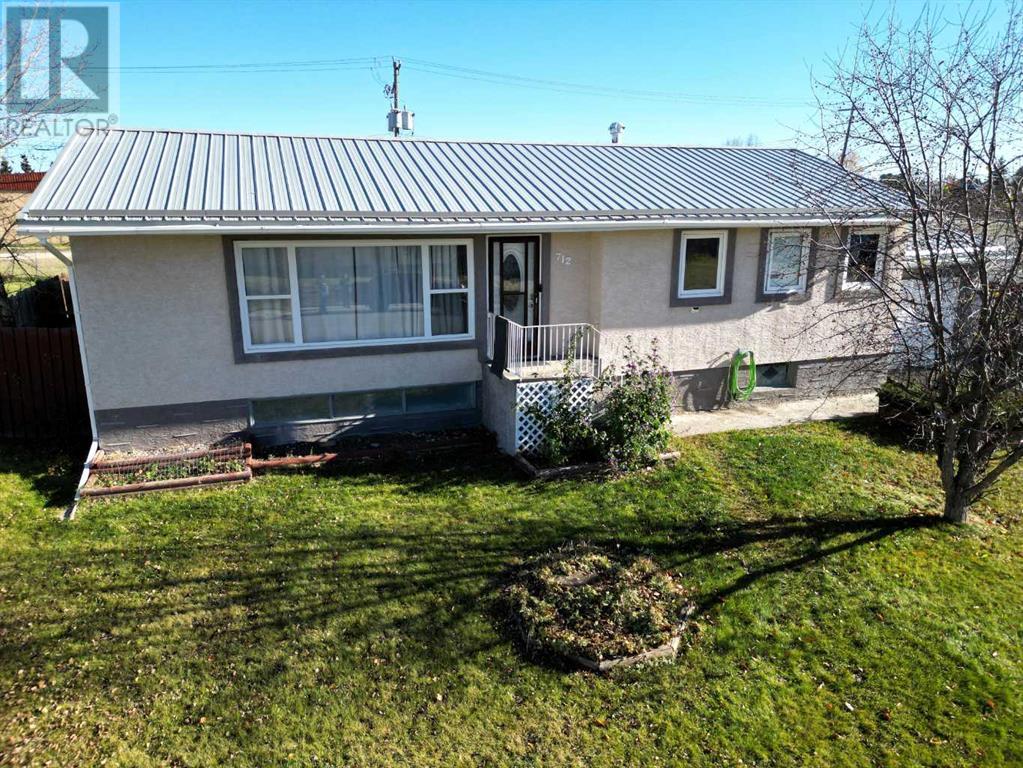 712 3 Avenue, Fox Creek, Alberta