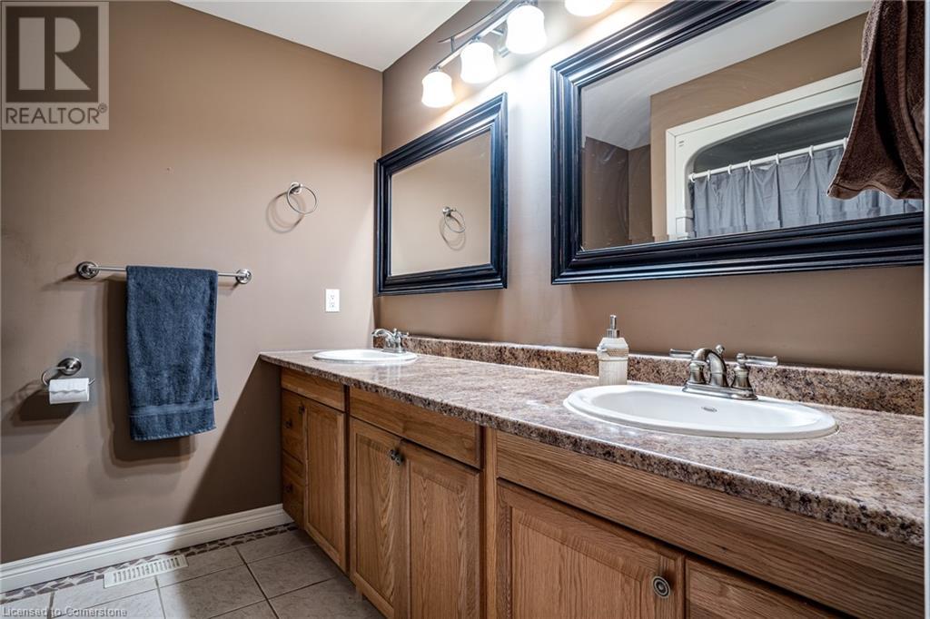 108 Sunnyridge Road, Ancaster, Ontario L0R 1R0 - Photo 25 - 40675474