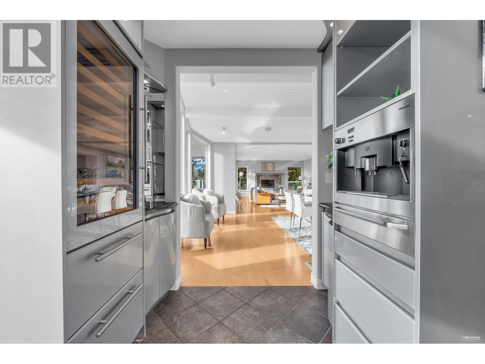 4253 Rockbank Place, West Vancouver, British Columbia  V7W 1A8 - Photo 12 - R2943073