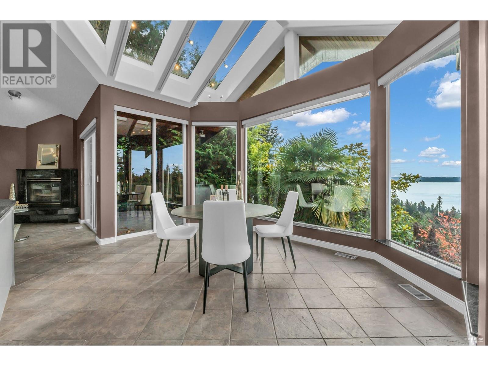 4253 Rockbank Place, West Vancouver, British Columbia  V7W 1A8 - Photo 15 - R2943073