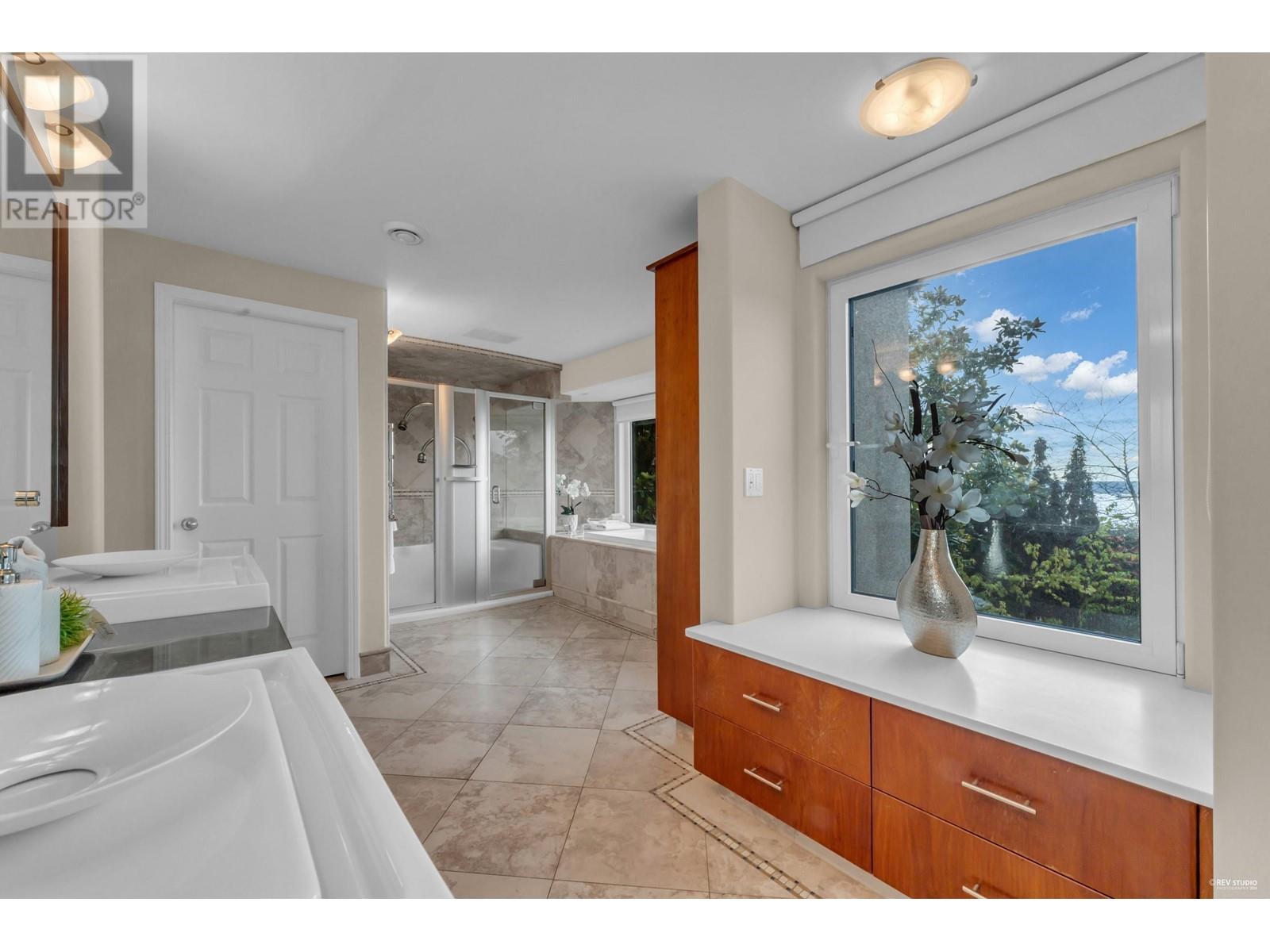 4253 Rockbank Place, West Vancouver, British Columbia  V7W 1A8 - Photo 22 - R2943073