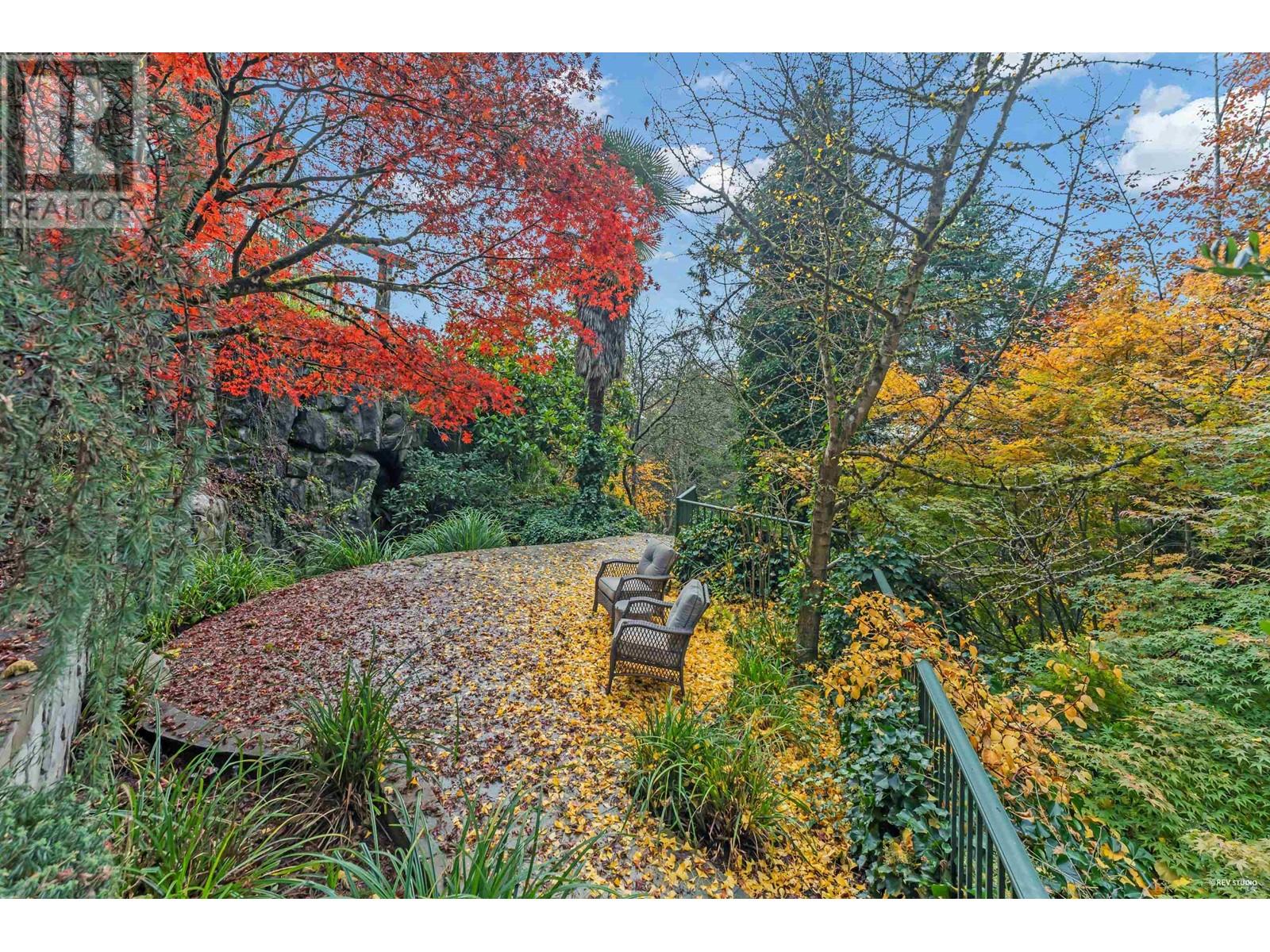 4253 Rockbank Place, West Vancouver, British Columbia  V7W 1A8 - Photo 35 - R2943073