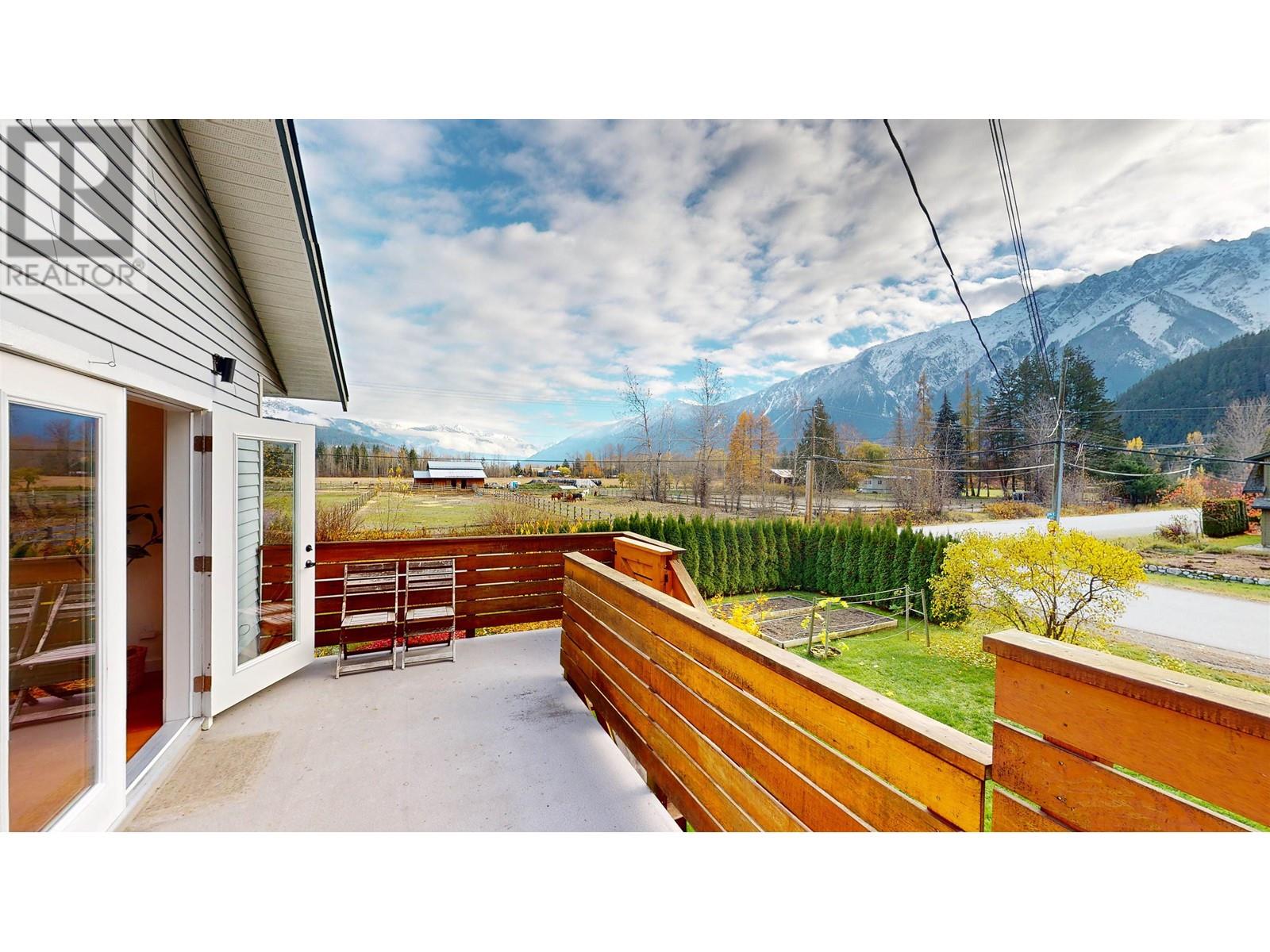 7389 Harrow Road, Pemberton, British Columbia  V0N 2L0 - Photo 29 - R2943110