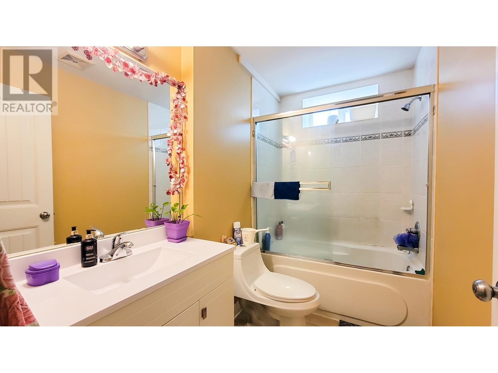 Listing Picture 35 of 40 : 7058 PATTERSON AVENUE, Burnaby / 本拿比 - 魯藝地產 Yvonne Lu Group - MLS Medallion Club Member