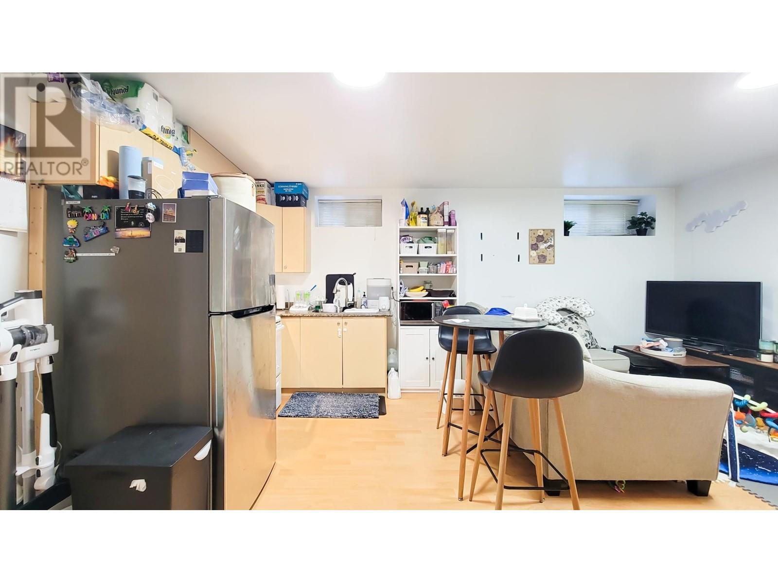 Listing Picture 32 of 40 : 7058 PATTERSON AVENUE, Burnaby / 本拿比 - 魯藝地產 Yvonne Lu Group - MLS Medallion Club Member