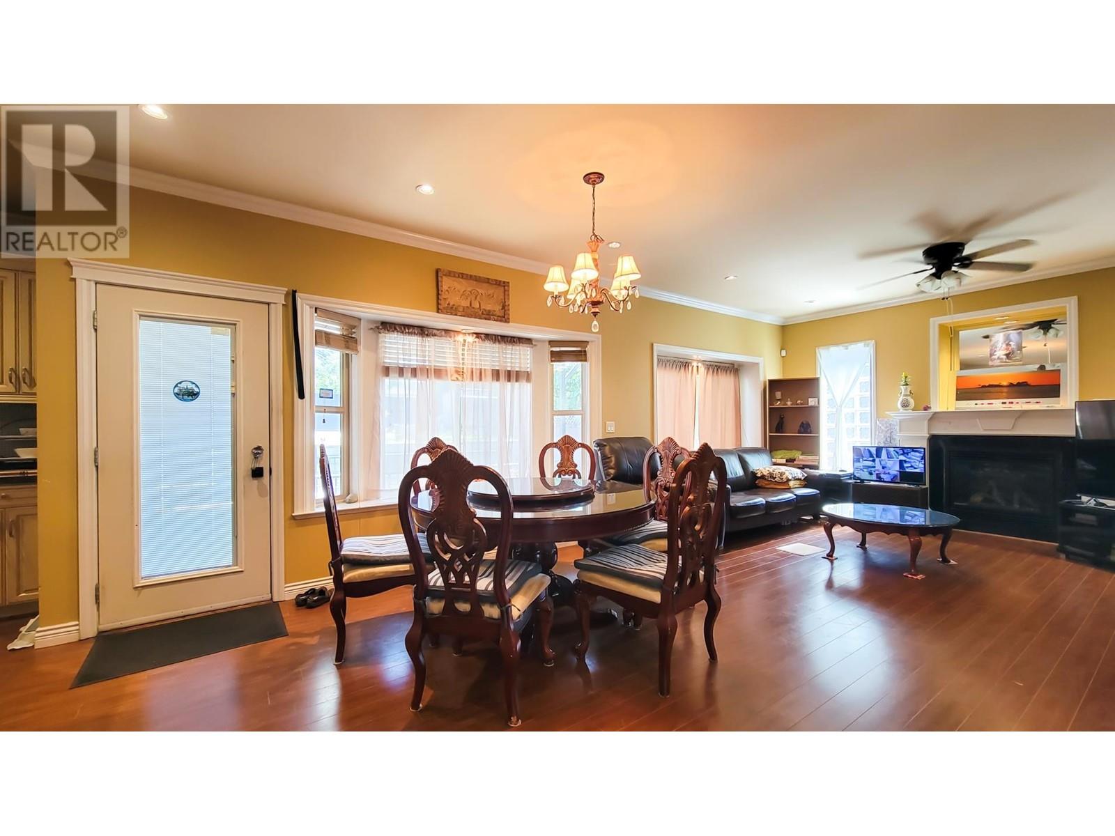 Listing Picture 14 of 40 : 7058 PATTERSON AVENUE, Burnaby / 本拿比 - 魯藝地產 Yvonne Lu Group - MLS Medallion Club Member