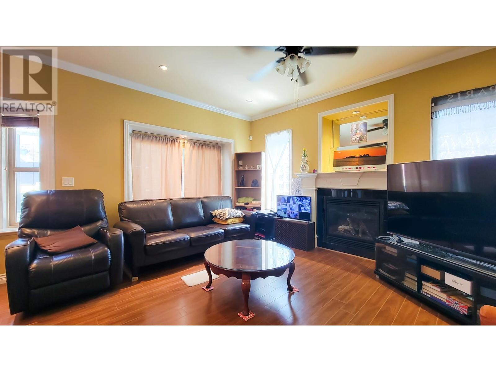 Listing Picture 15 of 40 : 7058 PATTERSON AVENUE, Burnaby / 本拿比 - 魯藝地產 Yvonne Lu Group - MLS Medallion Club Member