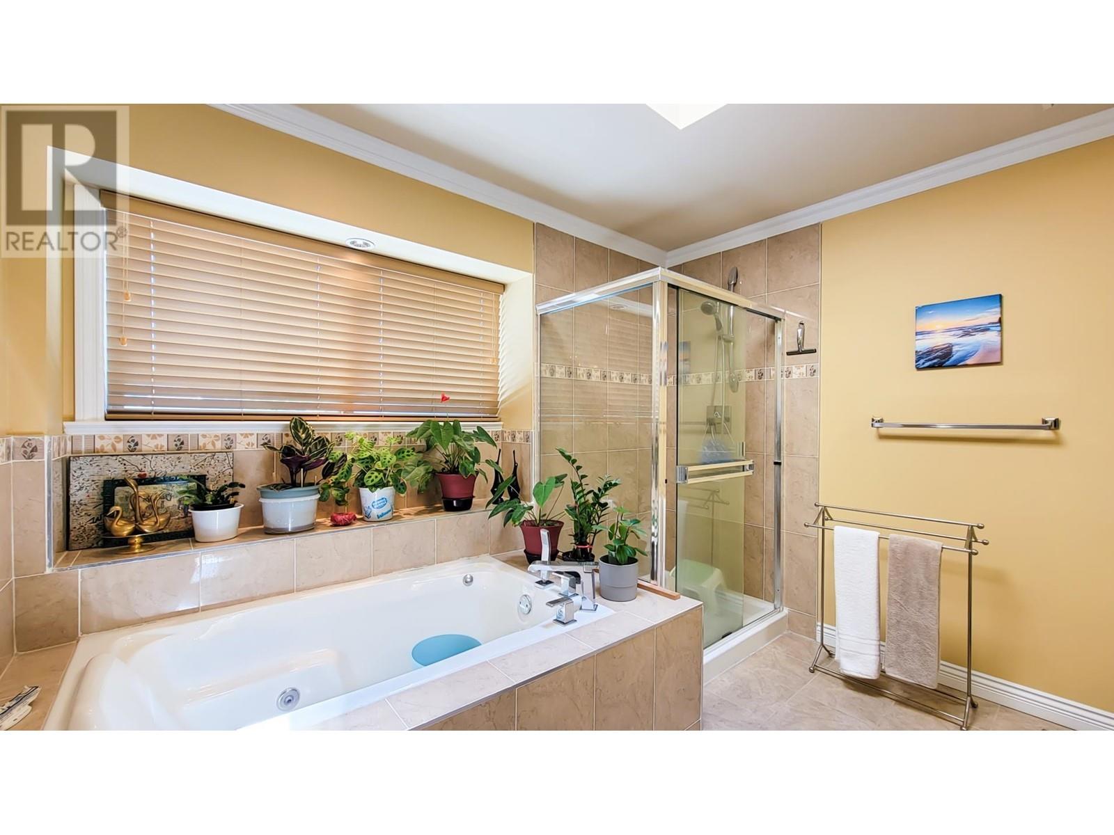 Listing Picture 22 of 40 : 7058 PATTERSON AVENUE, Burnaby / 本拿比 - 魯藝地產 Yvonne Lu Group - MLS Medallion Club Member