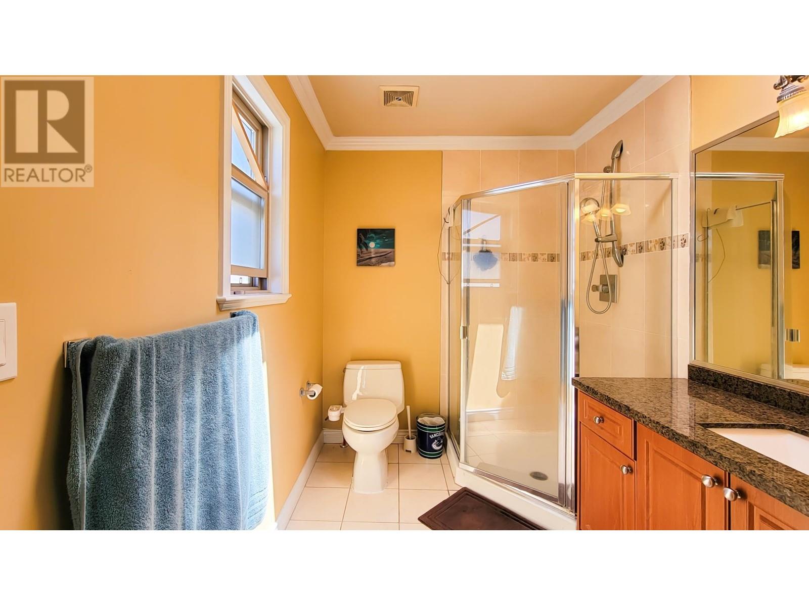 Listing Picture 25 of 40 : 7058 PATTERSON AVENUE, Burnaby / 本拿比 - 魯藝地產 Yvonne Lu Group - MLS Medallion Club Member