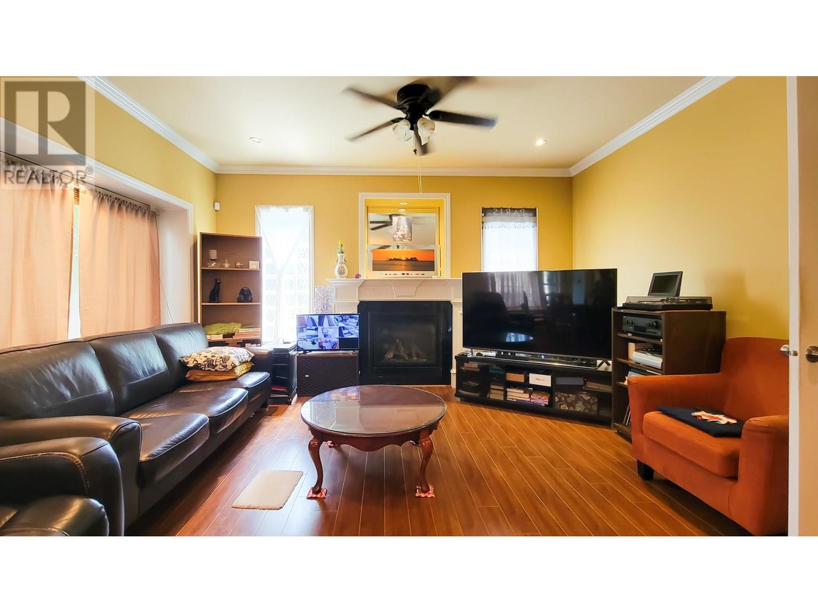 Listing Picture 16 of 40 : 7058 PATTERSON AVENUE, Burnaby / 本拿比 - 魯藝地產 Yvonne Lu Group - MLS Medallion Club Member