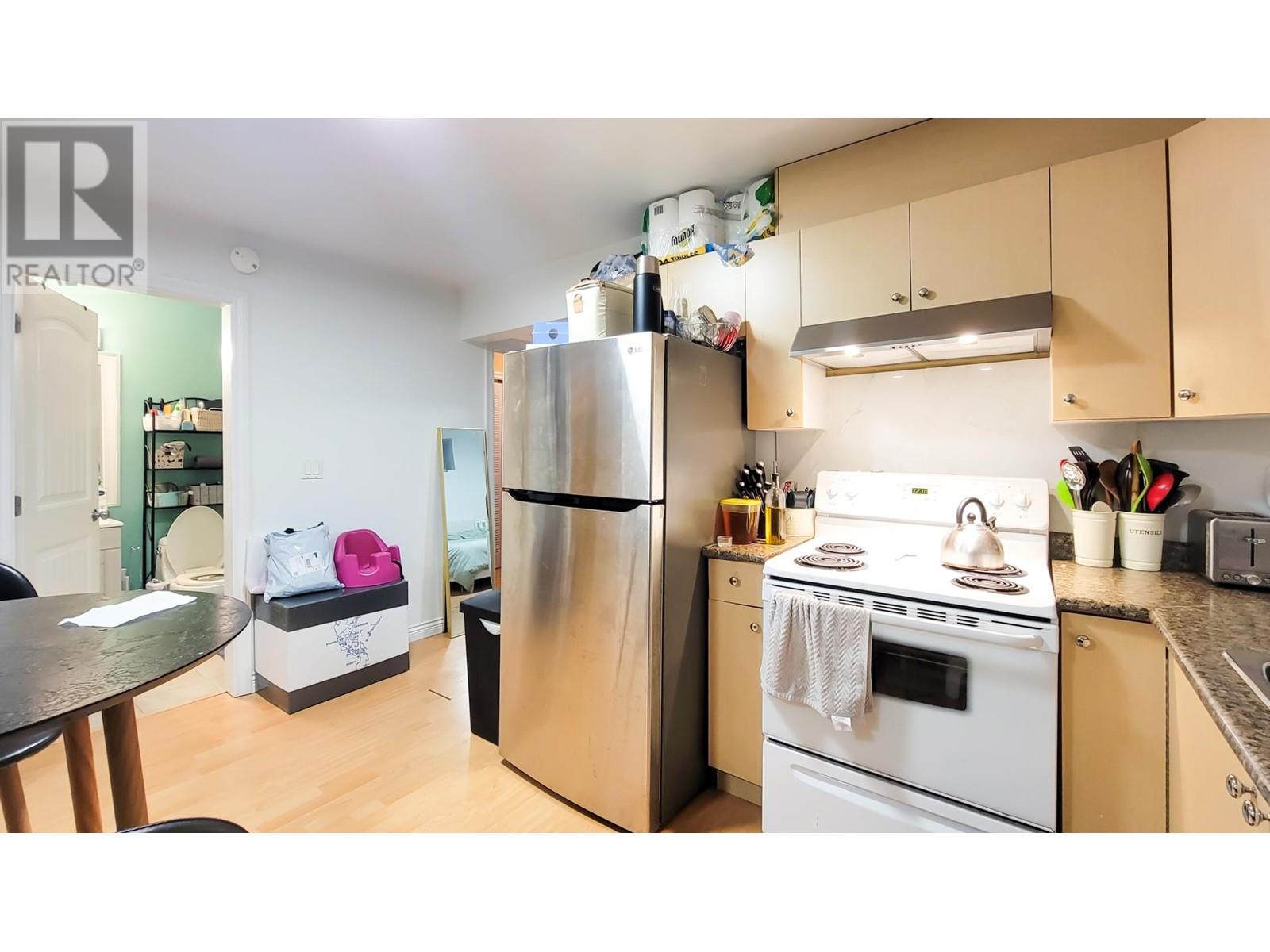 Listing Picture 34 of 40 : 7058 PATTERSON AVENUE, Burnaby / 本拿比 - 魯藝地產 Yvonne Lu Group - MLS Medallion Club Member