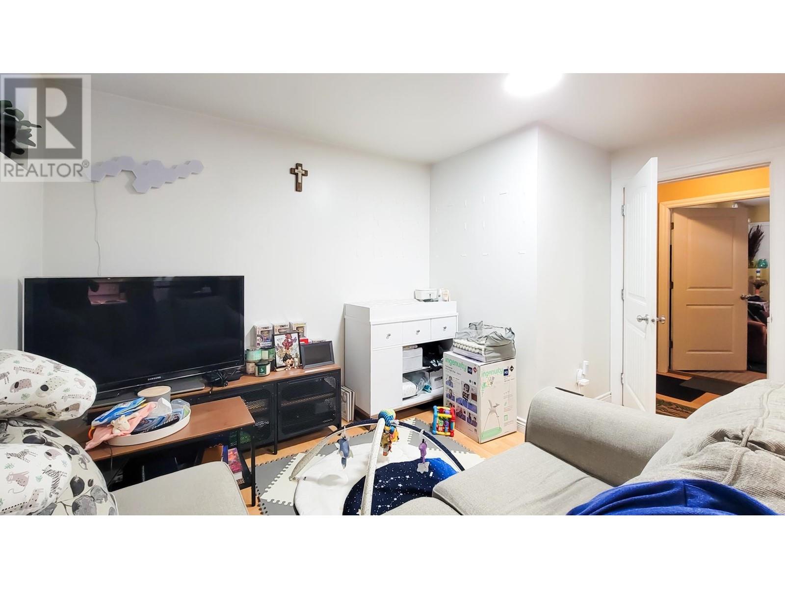 Listing Picture 33 of 40 : 7058 PATTERSON AVENUE, Burnaby / 本拿比 - 魯藝地產 Yvonne Lu Group - MLS Medallion Club Member