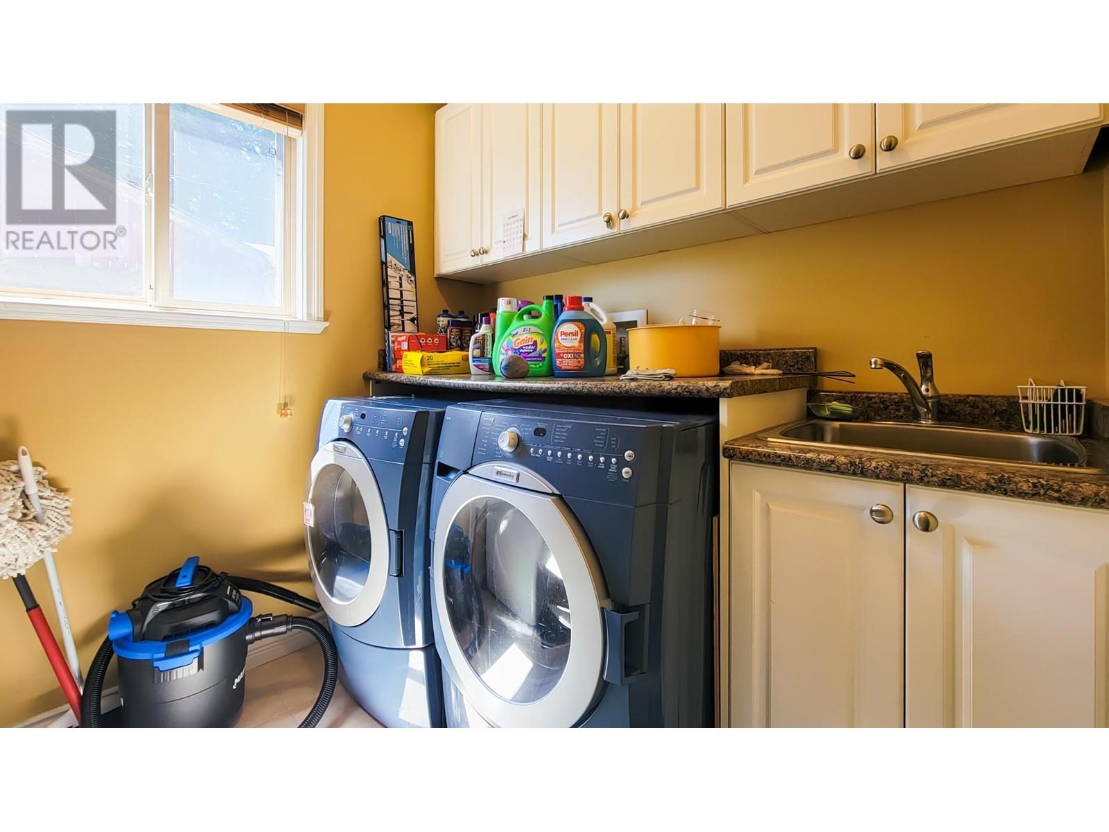 Listing Picture 36 of 40 : 7058 PATTERSON AVENUE, Burnaby / 本拿比 - 魯藝地產 Yvonne Lu Group - MLS Medallion Club Member