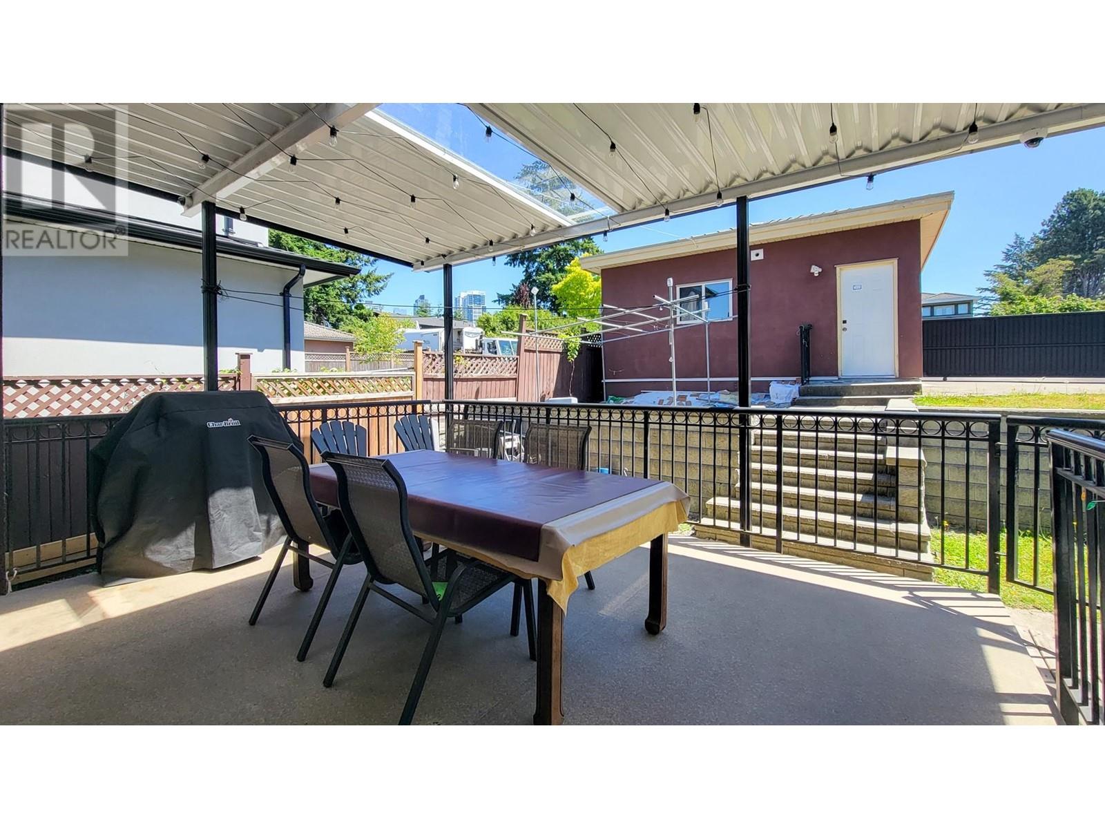 Listing Picture 39 of 40 : 7058 PATTERSON AVENUE, Burnaby / 本拿比 - 魯藝地產 Yvonne Lu Group - MLS Medallion Club Member