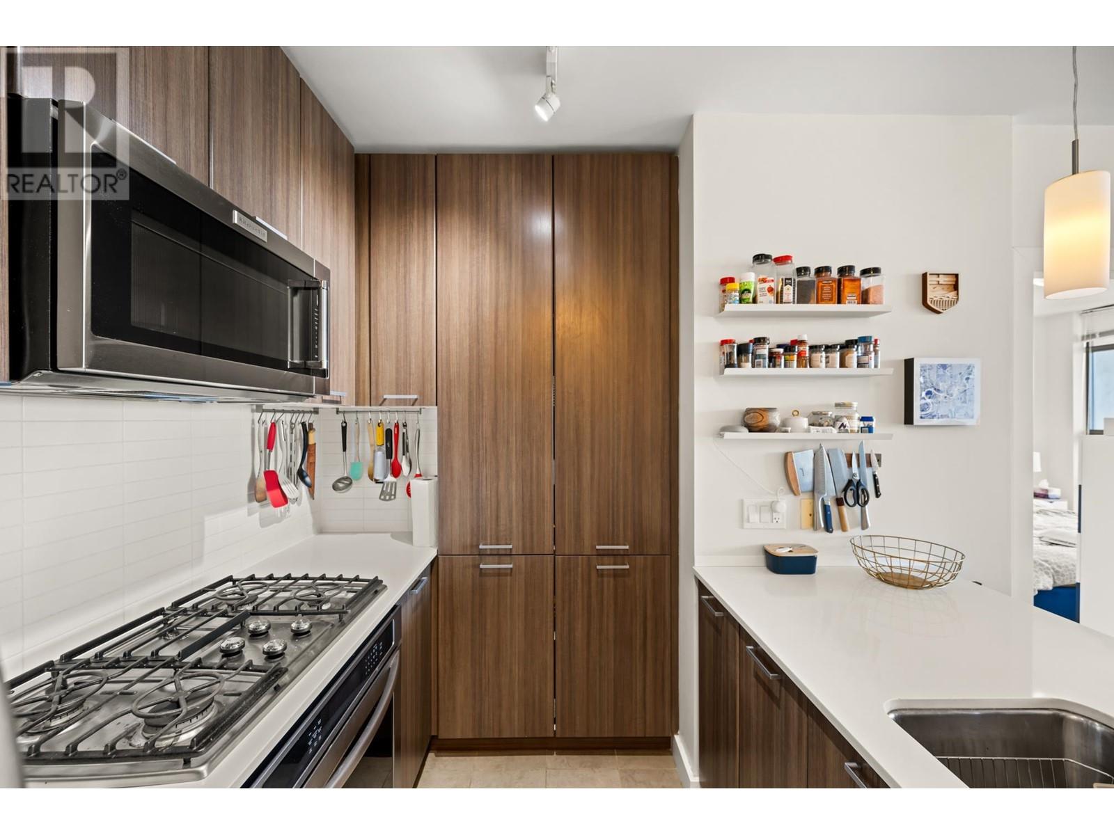 2602 301 Capilano Road, Port Moody, British Columbia  V3H 0G6 - Photo 6 - R2943101
