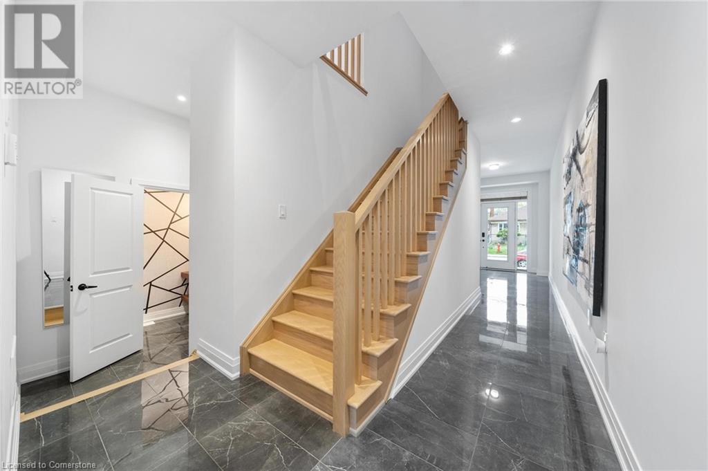 72 Melbourne Street, Hamilton, Ontario  L8P 2A6 - Photo 5 - 40675433