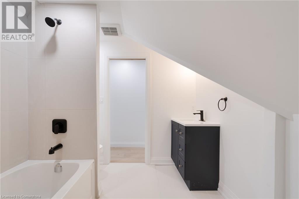 221 Federal Street Unit# Upper, Stoney Creek, Ontario  L8E 1P2 - Photo 18 - 40659611