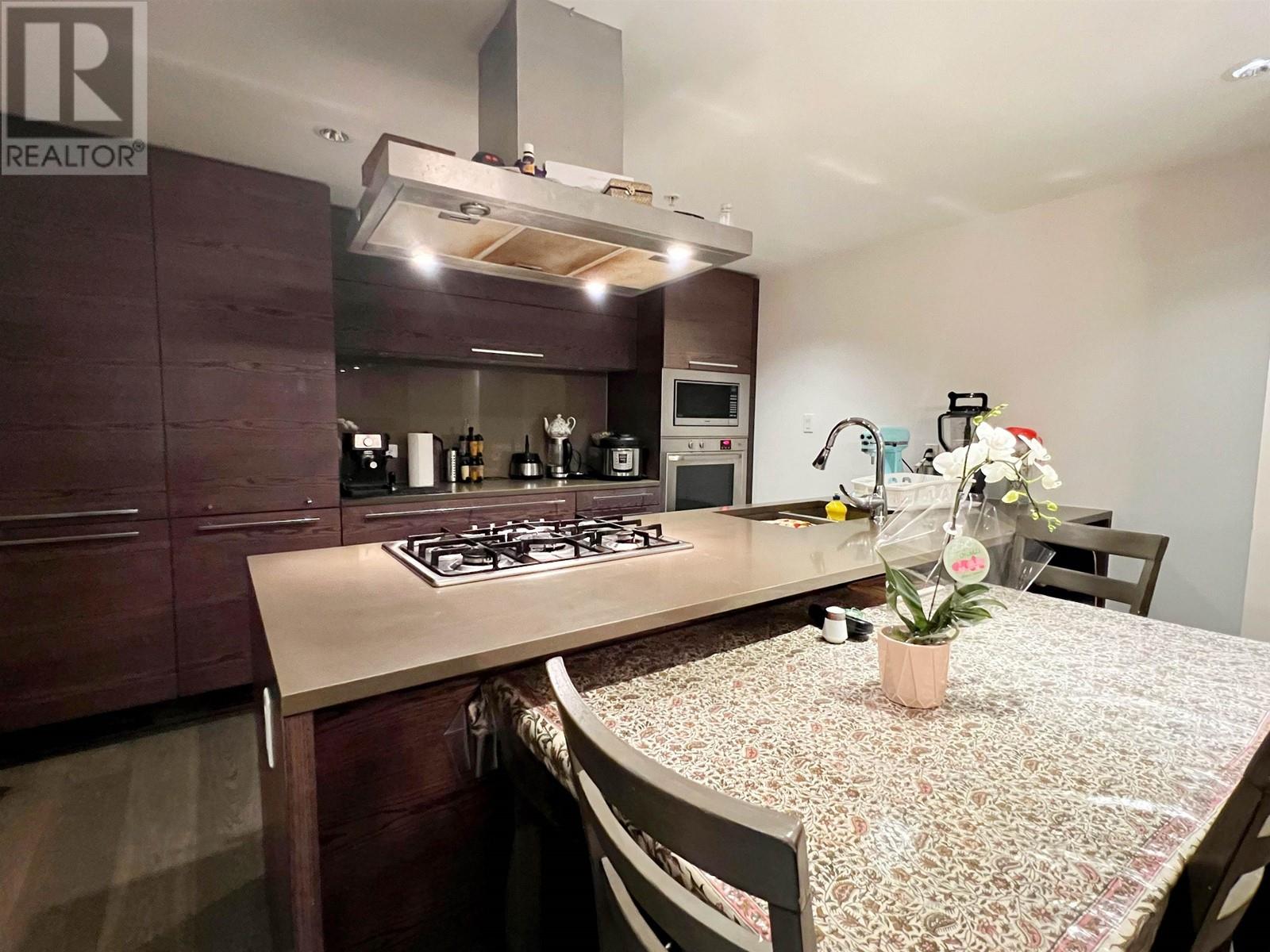 Listing Picture 6 of 9 : 1505 5782 BERTON AVENUE, Vancouver / 溫哥華 - 魯藝地產 Yvonne Lu Group - MLS Medallion Club Member