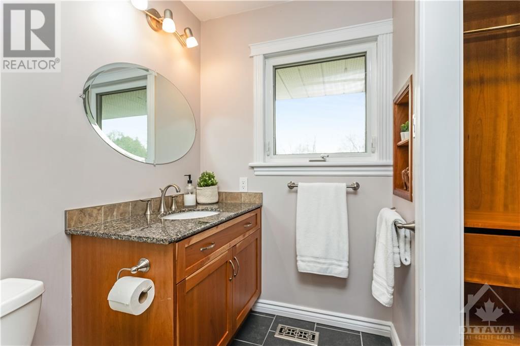 12 Pellan CrescentOttawa, Ontario  K2K 1J5 - Photo 15 - X10419555