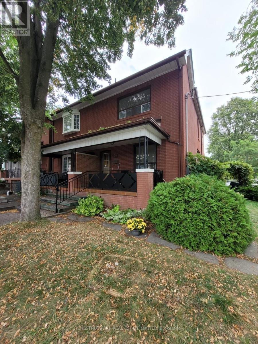 29 Via Italia Road, Toronto, Ontario  M6H 3R4 - Photo 10 - W10409090