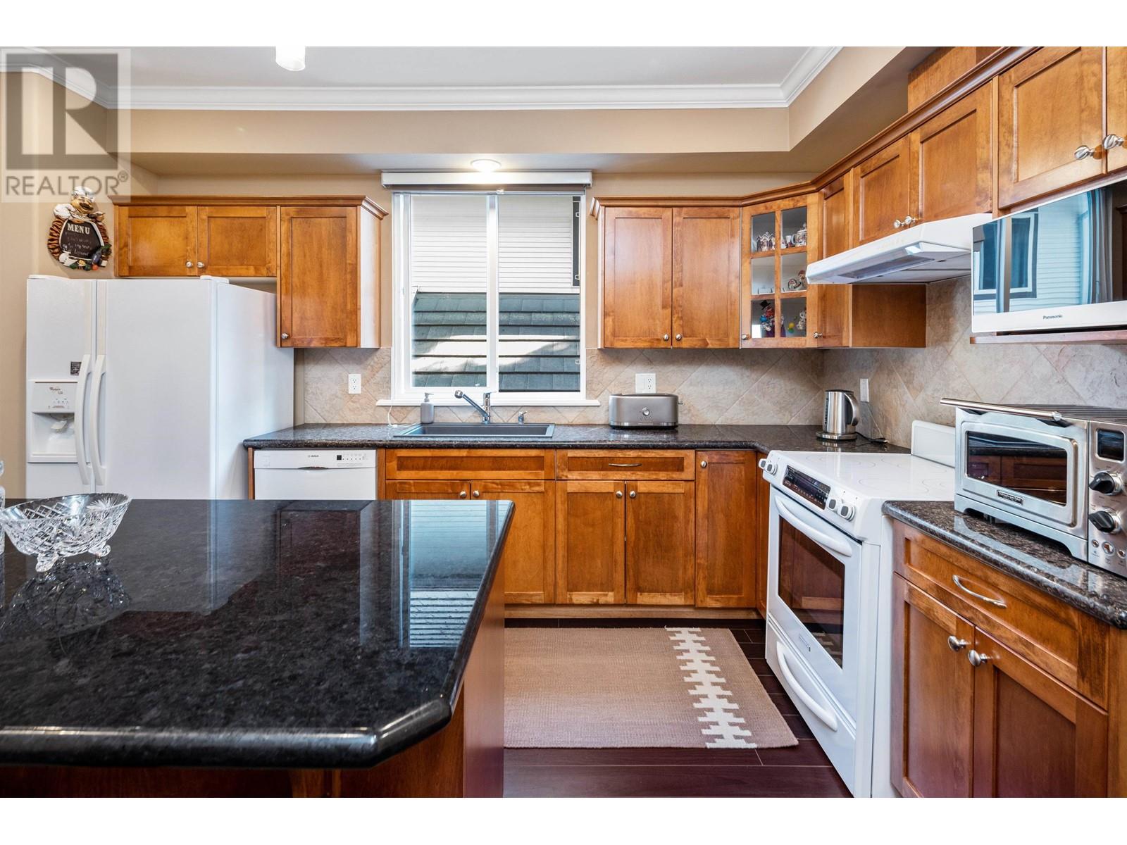 2205 Parkway Boulevard, Coquitlam, British Columbia  V3E 3P8 - Photo 10 - R2943153