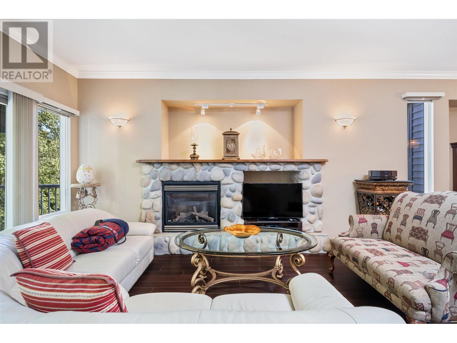 2205 Parkway Boulevard, Coquitlam, British Columbia  V3E 3P8 - Photo 16 - R2943153