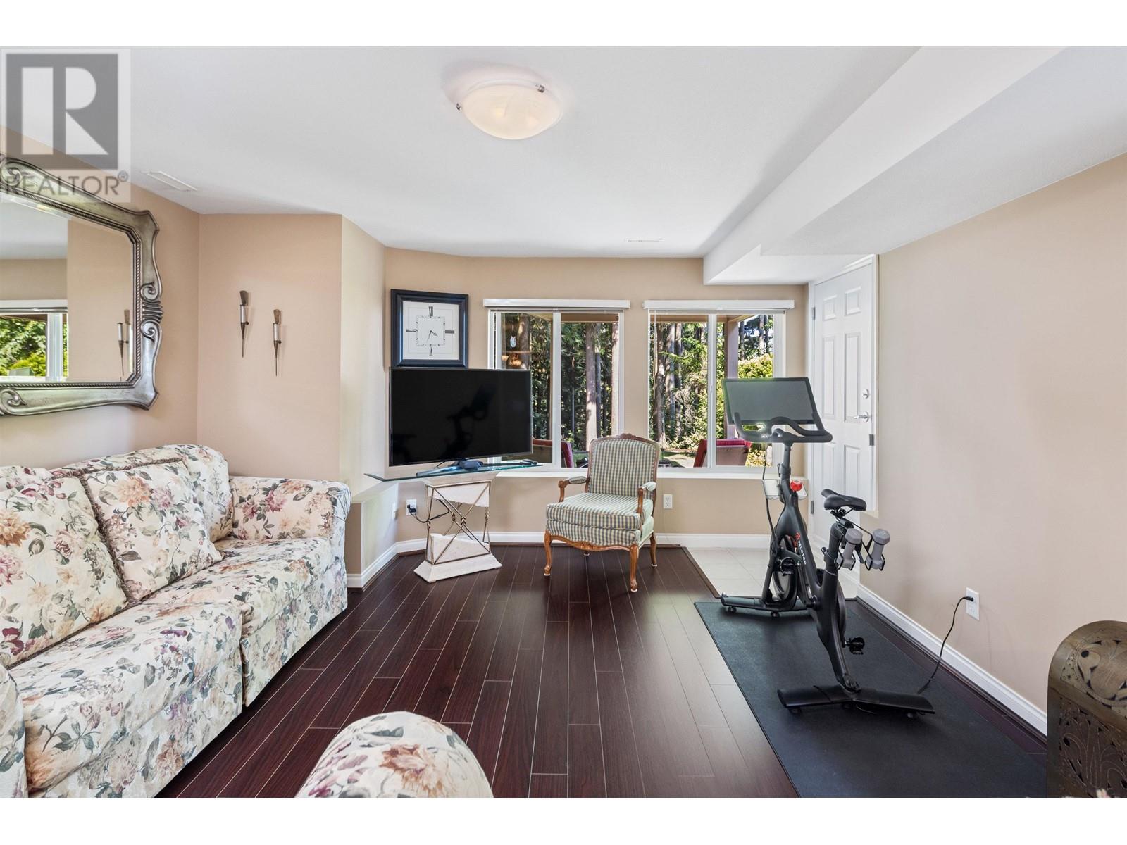 2205 Parkway Boulevard, Coquitlam, British Columbia  V3E 3P8 - Photo 23 - R2943153